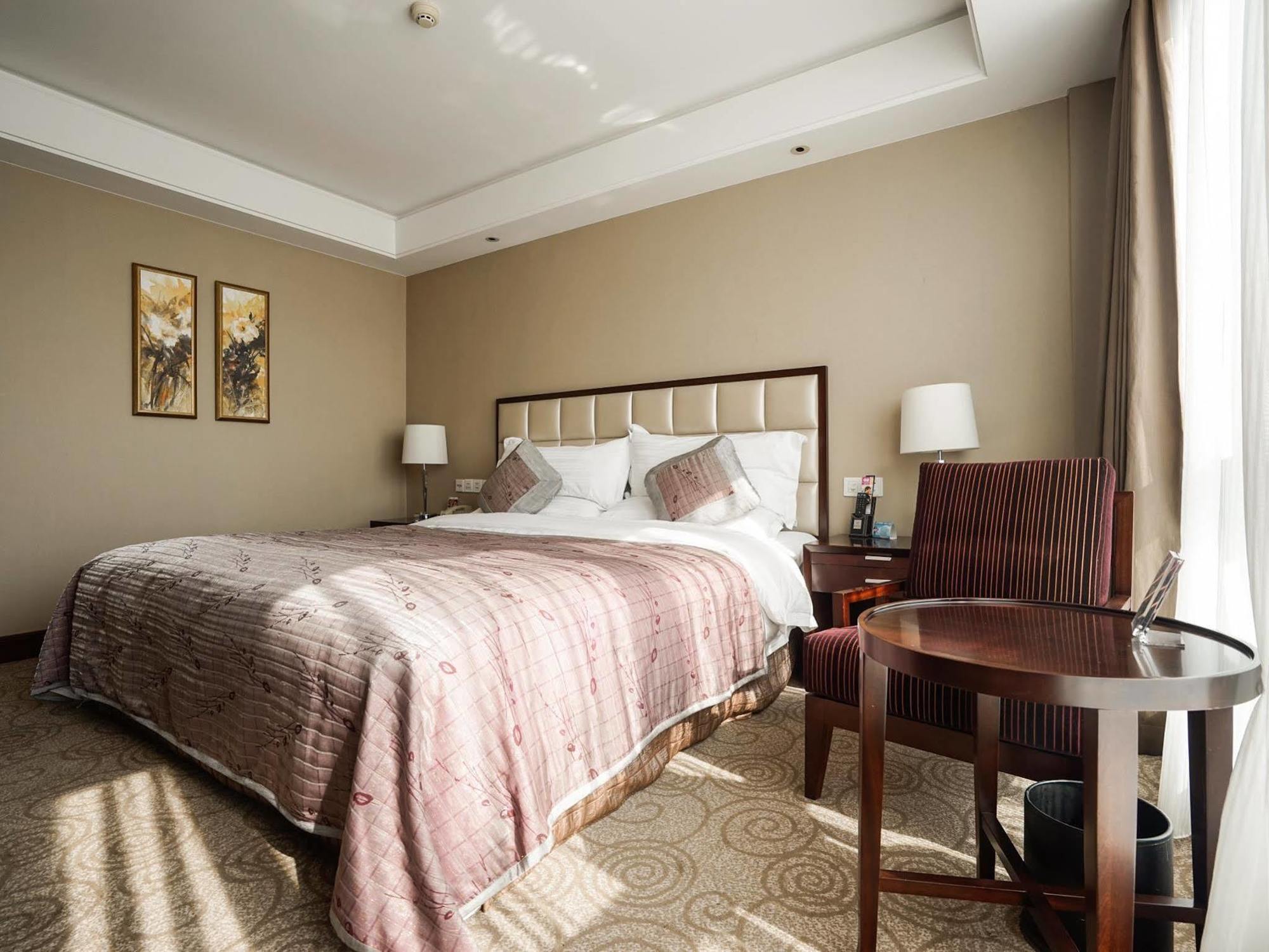 ดับเบิลทรี บาย ฮิลตัน เซี่ยงไฮ้ จิงอาน Hotel ภายนอก รูปภาพ